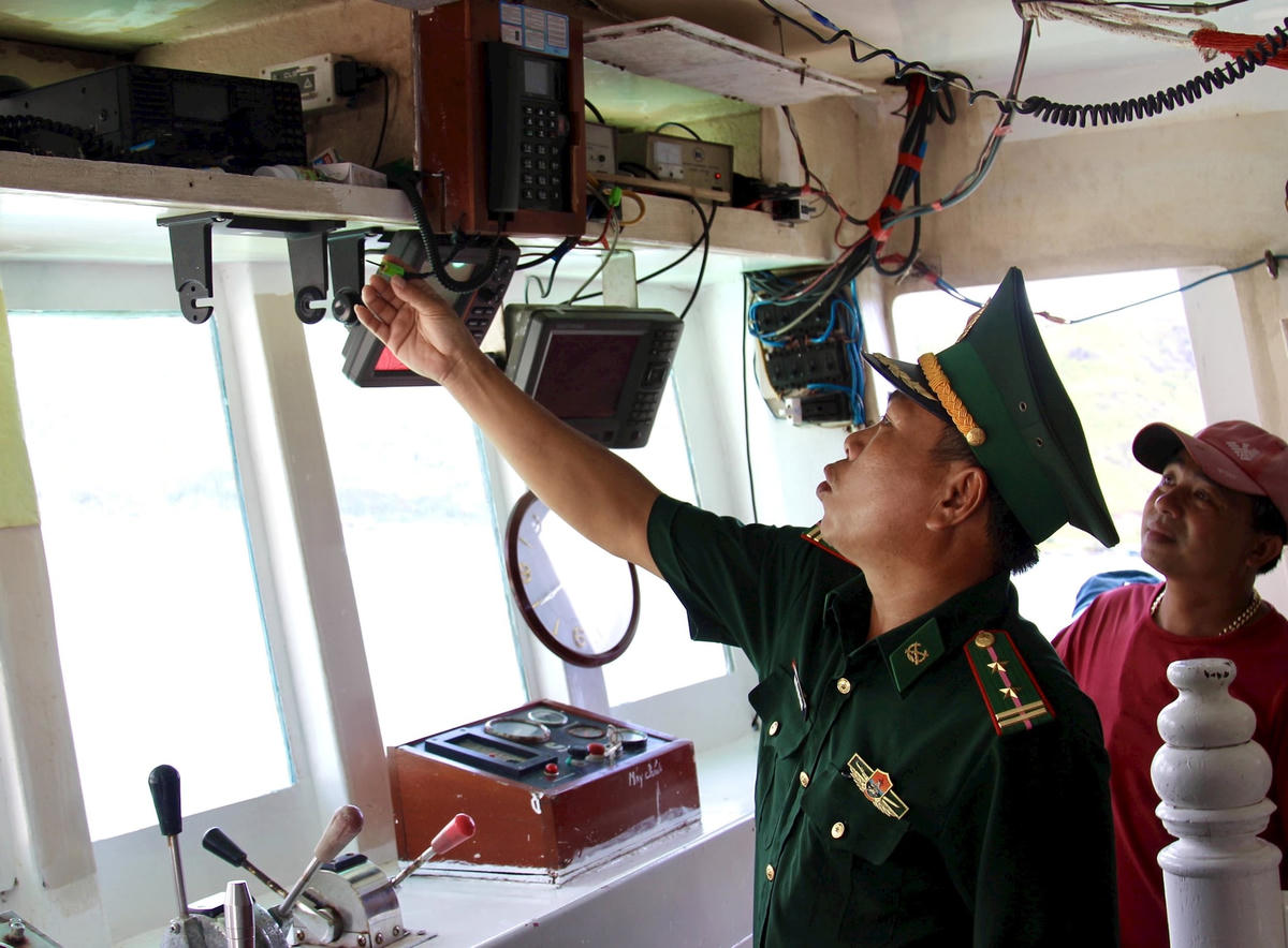 Kiểm tra thiết bị giám sát hành trình trên tàu