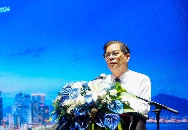 ong-nguyen-tan-tuan-chu-tich-ubnd-tinh-khanh-hoa-dang-phat-bieu-tai-hoi-nghi..jpg