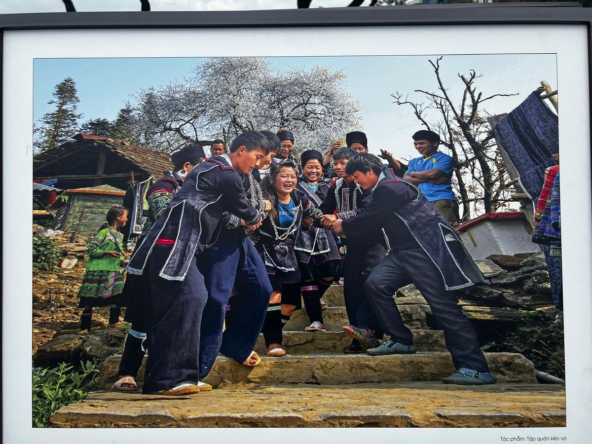 Tập quán kéo vợ.