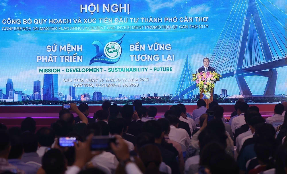 ttxvn-thu-tuong-du-hoi-nghi-cong-bo-quy-hoach-va-xuc-tien-dau-tu-thanh-pho-can-tho-5-6999.jpg