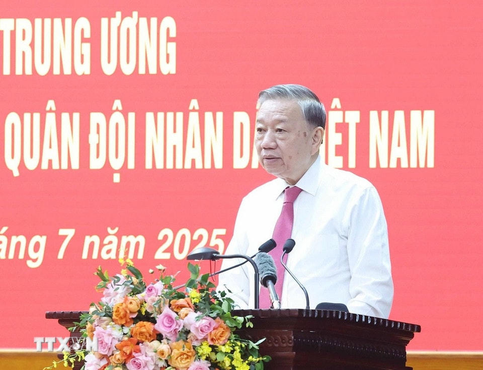 Tổng Bí thư Tô Lâm phát biểu chỉ đạo. (Ảnh: Thống Nhất/TTXVN) ttxvn-tong-bi-thu-to-lam-lam-viec-voi-tong-cuc-chinh-tri-quan-doi-nhan-dan-viet-nam-8166098-6.jpg