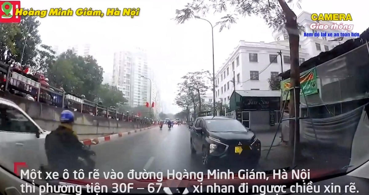 xu-phat-lai-xe-o-to-con-di-nguoc-chieu-con-de-doa-nguoi-di-duong-ddk.png