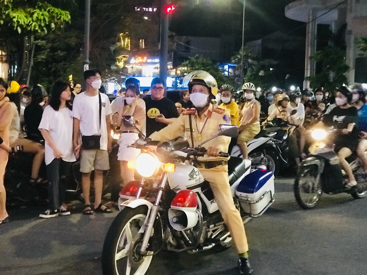 Đội Cảnh sát giao thông trật tự, Công an TP Huế cho biết, trong dịp này đơn vị huy động toàn bộ lực lượng ra quân để đảm bảo an ninh trật tự, an toàn giao thông trên địa bàn.