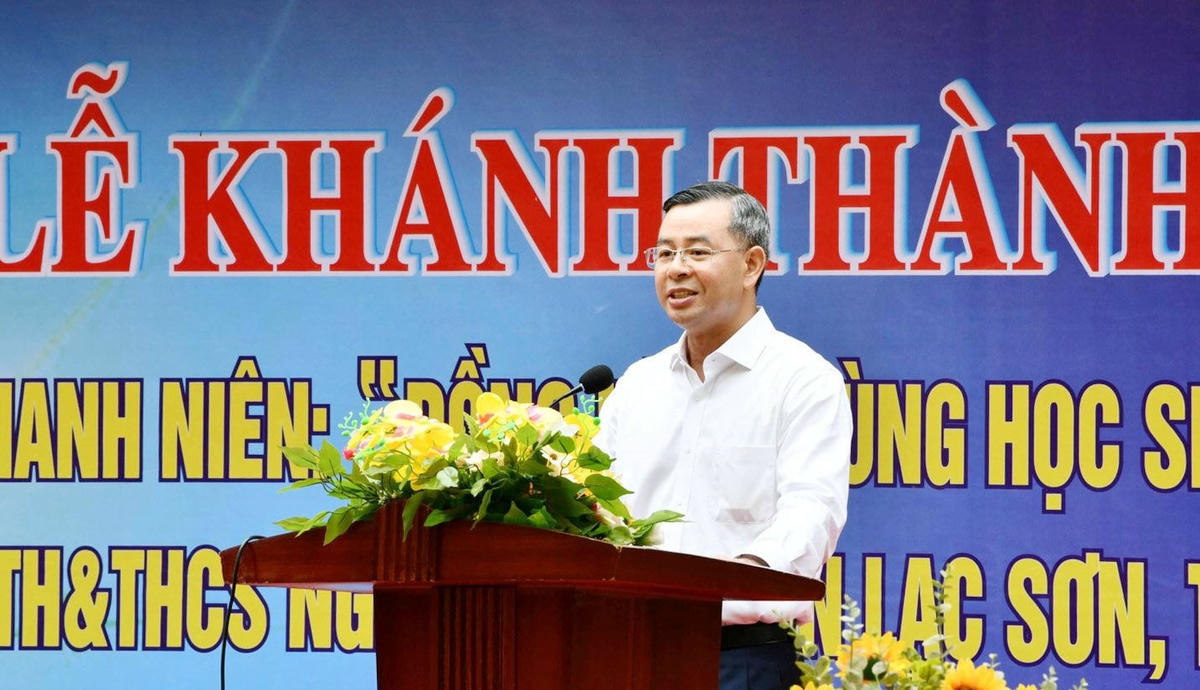 Tổng Kiểm toán nhà nước Ngô Văn Tuấn: Bên cạnh nhiệm vụ chuyên môn, các hoạt động thiện nguyện cũng được lãnh đạo KTNN, Đoàn Thanh niên KTNN quan tâm và tổ chức thường xuyên, liên tục, góp phần phát huy truyền thống tương thân, tương ái của dân tộc. Công trình khánh thành tại Trường TH&THCS Ngọc Lâu là công trình đầu tiên trong chuỗi công trình đồng hành cùng học sinh vùng cao mà Đoàn Thanh niên KTNN sẽ thực hiện trên nhiều tỉnh miền núi khó khăn. 