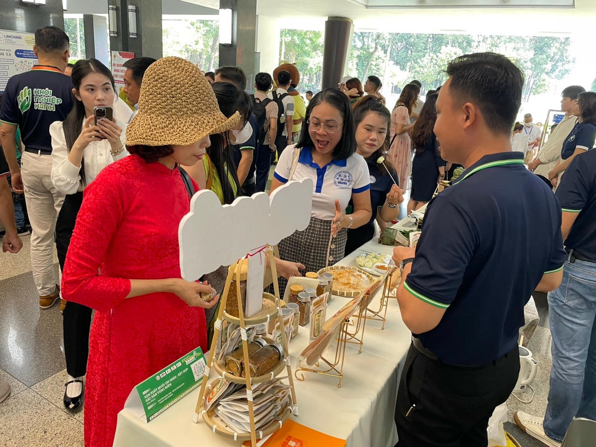 Nhiều sản phẩm xanh đang được người tiêu dùng lựa chọn.