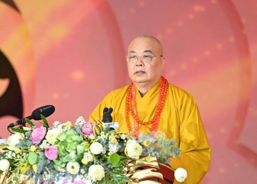 Trưởng lão Hòa thượng Thích Thanh Nhiễu đọc diễn văn bế mạc.