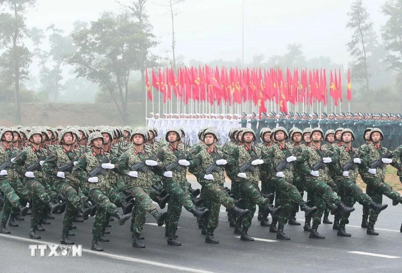 Kiểm tra hợp luyện diễu binh, diễu hành trong Lễ kỷ niệm 50 năm Ngày Giải phóng miền Nam, thống nhất đất nước. (Ảnh: Minh Đức/TTXVN)