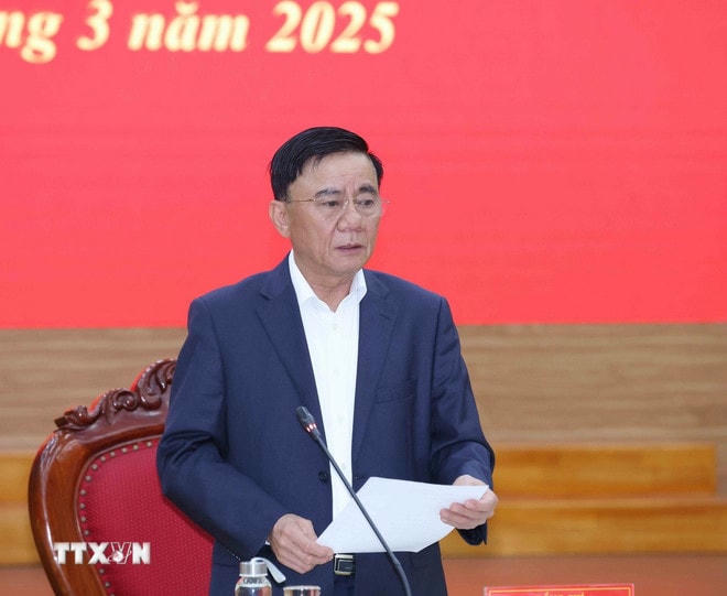 Ông Trần Cẩm Tú, Ủy viên Bộ Chính trị, Thường trực Ban Bí thư, Bí thư Đảng ủy chủ trì Hội nghị. (Ảnh: Phương Hoa/TTXVN) ttxvn-dang-bo-co-quan-dang-1.jpg