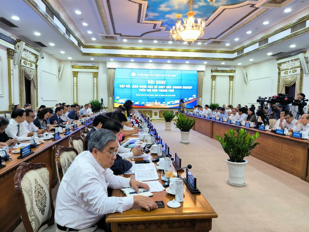 TP HCM tổ chức gặp gỡ, lắng nghe doanh nghiệp chia sẻ khó khăn, vướng mắc.