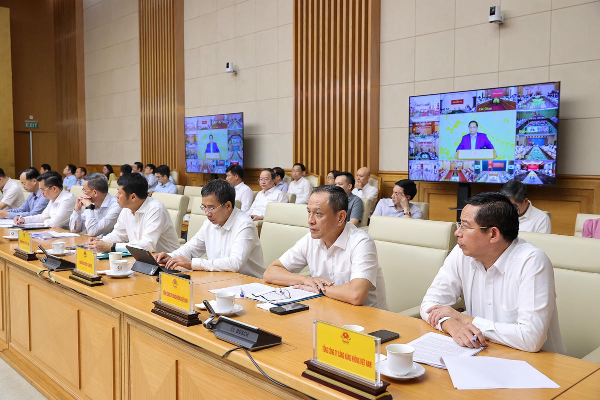 Thủ tướng: Tăng trưởng 8,3-8,5% năm 2025 không là 'mục tiêu bất khả thi'- Ảnh 13.