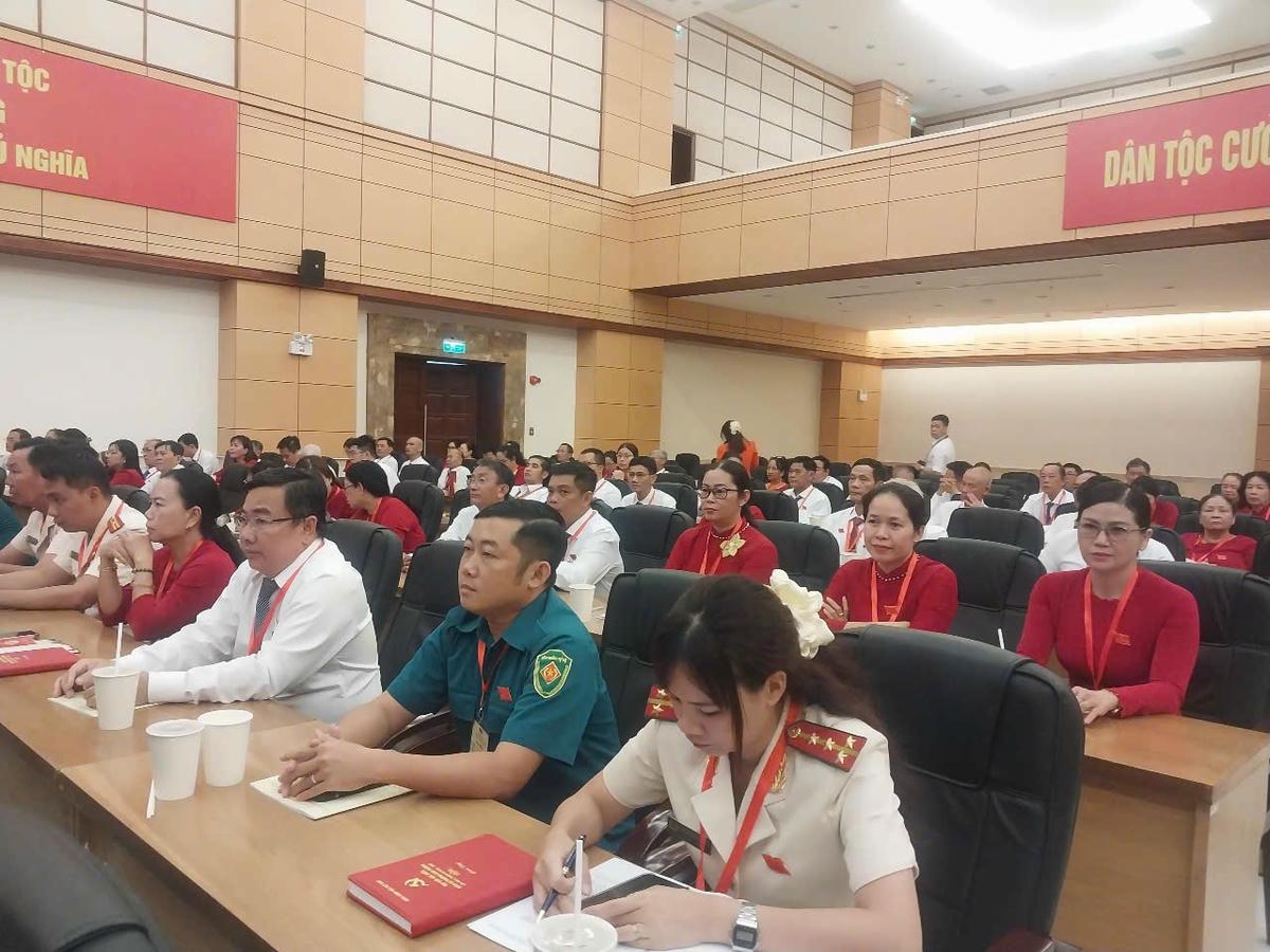 Các đại biểu tham dự đại hội. An