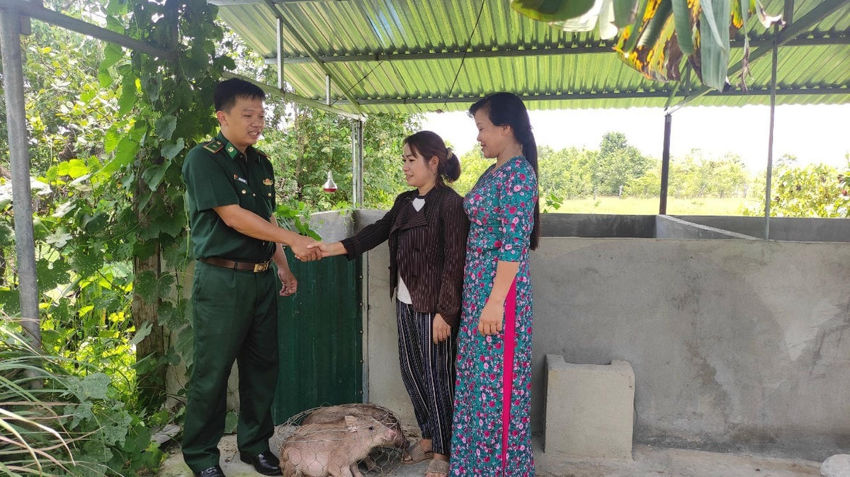 1.Đồn Biên phòng SêRêPôk  đã có nhiều mô hình tạo sinh kế cho người dân vươn lên xóa đói, giảm nghèo.