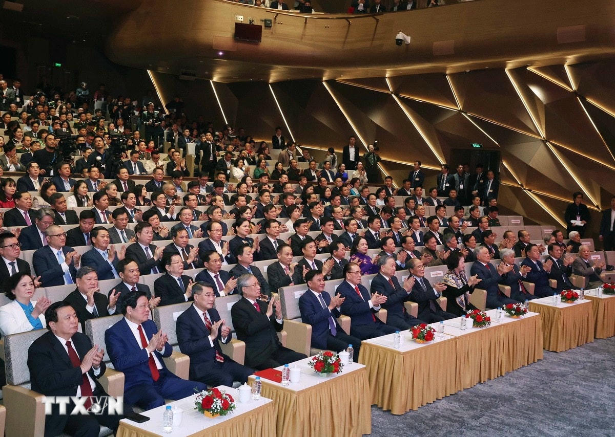 Tổng Bí thư Tô Lâm cùng các lãnh đạo, nguyên lãnh đạo Đảng Nhà nước và các đại biểu dự lễ trao giải. (Ảnh: Thống Nhất/TTXVN) ttxvn-tong-bi-thu-to-lam-giai-bua-liem-3.jpg