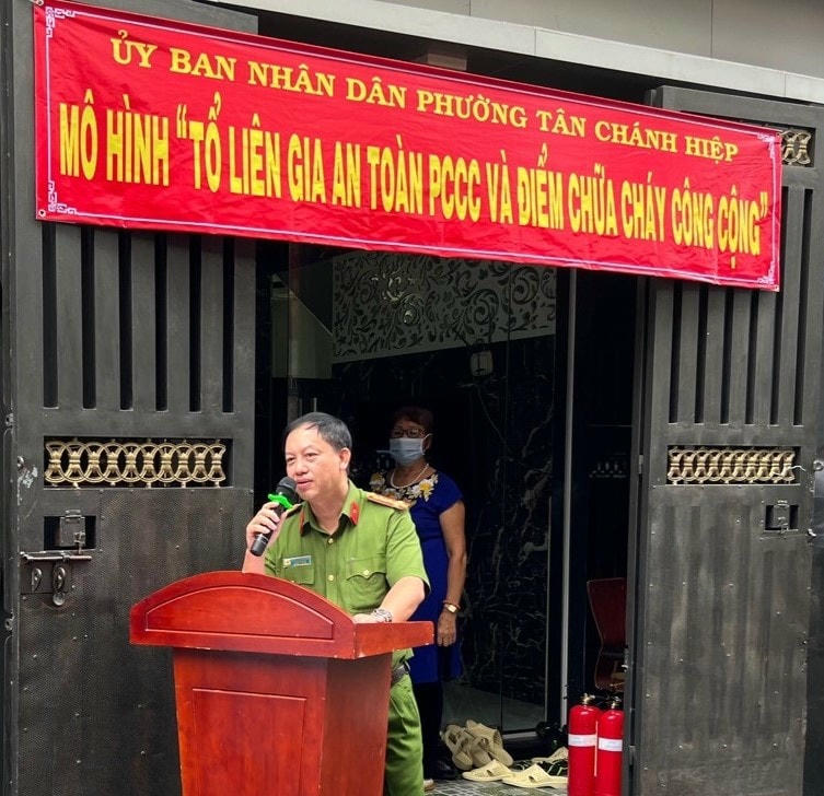 Đồng chí Đại tá Huỳnh Quang Tâm - Trưởng phòng PC07 -PCCC TPHCM phát biểu.