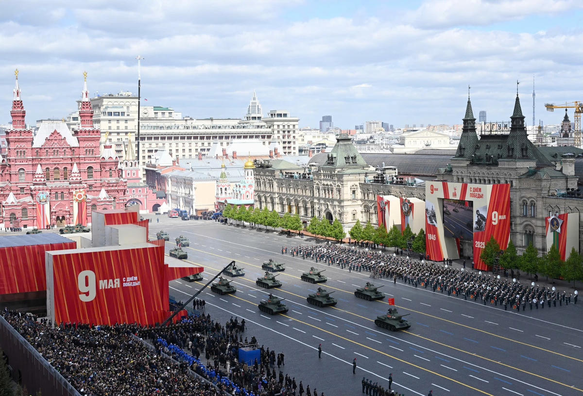 [Ảnh] Sức mạnh quân sự Nga phô diễn tại lễ duyệt binh mừng 80 năm Chiến thắng phát-xít ảnh 2