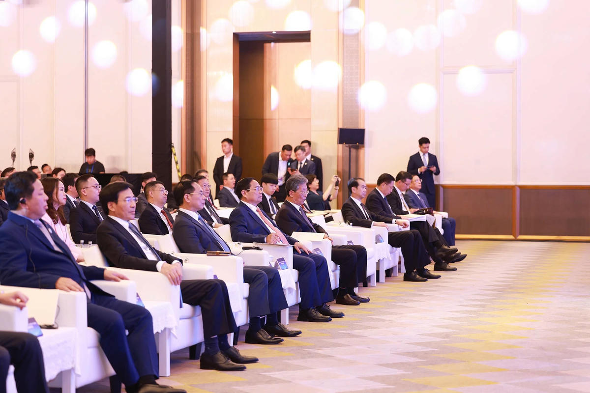 Thủ tướng: Cộng đồng doanh nghiệp là trụ cột quan trọng kết nối kinh tế Việt Nam – Trung Quốc- Ảnh 1. Thủ tướng: Cộng đồng doanh nghiệp là trụ cột quan trọng kết nối kinh tế Việt Nam – Trung Quốc- Ảnh 1.