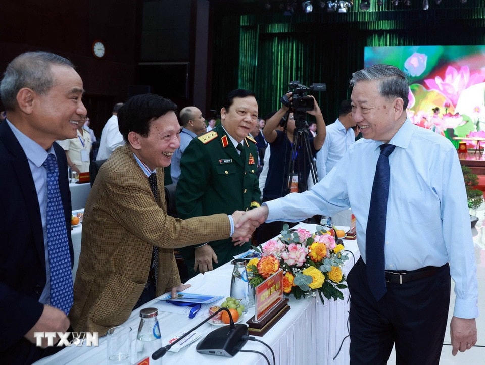 Tổng Bí thư Tô Lâm với các đại biểu. (Ảnh: Thống Nhất/TTXVN)