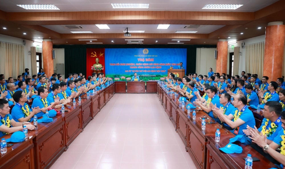 Quang cảnh buổi tọa đàm.