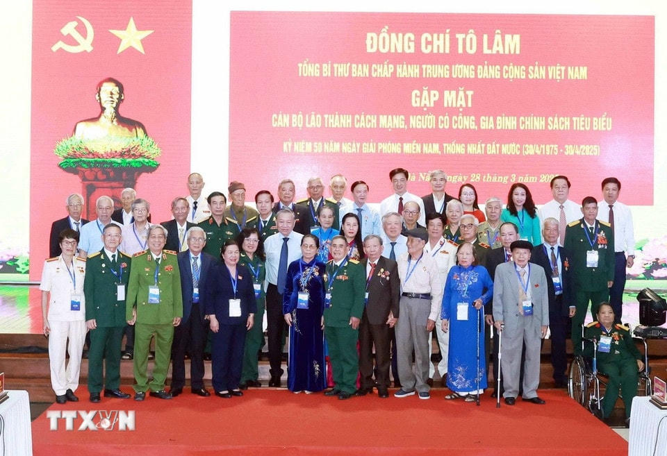 Tổng Bí thư Tô Lâm với các đại biểu. (Ảnh: Thống Nhất/TTXVN)