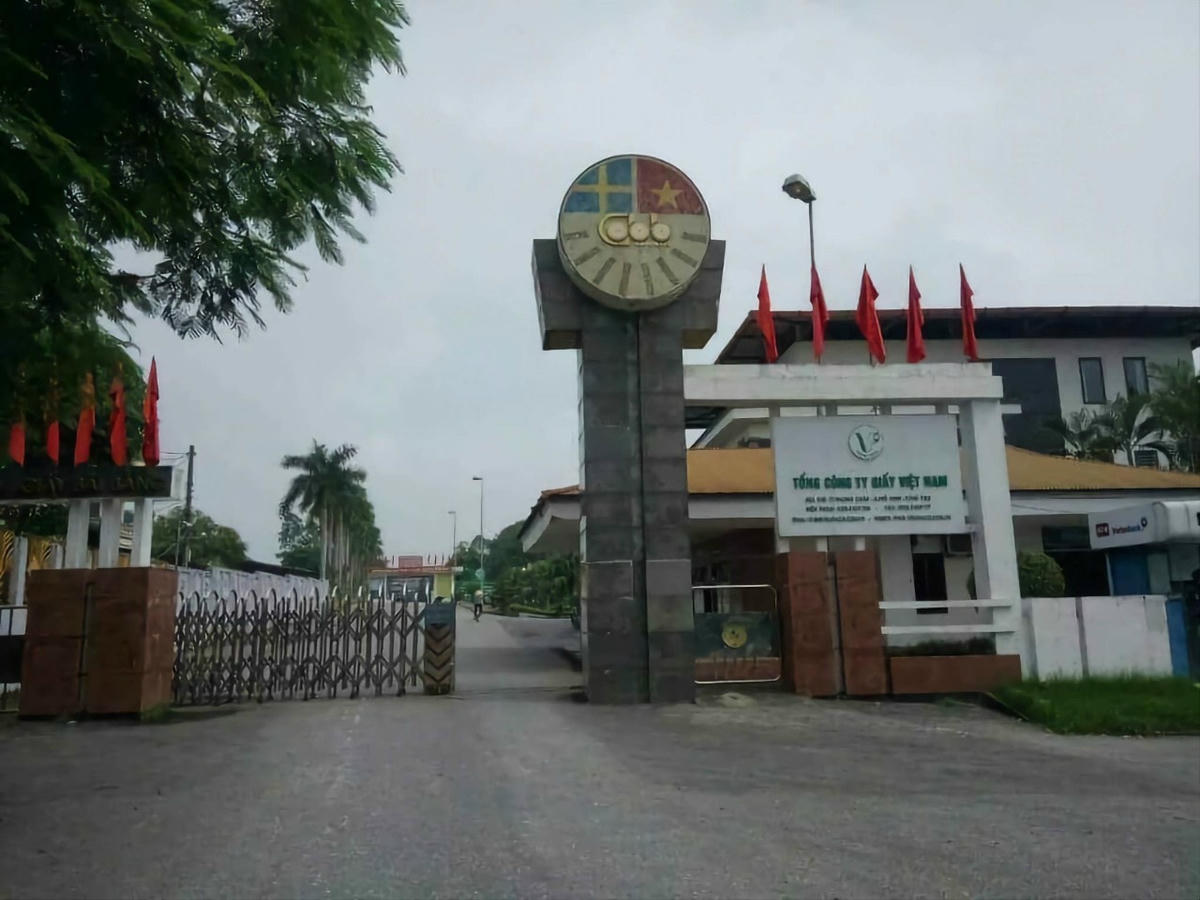 Một người bị tai nạn lao động dẫn đến tử vong tại Công ty Giấy Bãi Bằng. Ảnh Tuấn Trung