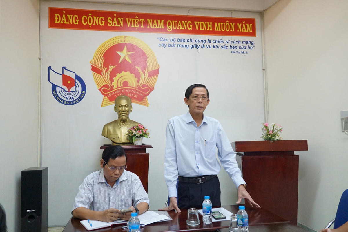 Chủ tịch Hội nhà báo tỉnh Đồng Nai Trần Nam Đông phát biểu tại hội nghị.