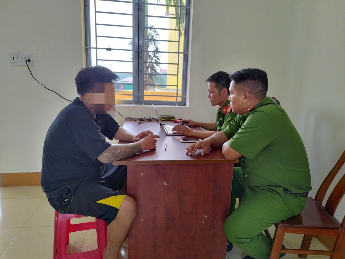 Đối tượng tại cơ quan Công an.