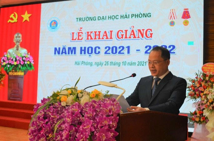 Chú thích ảnh: Hiệu trưởng Trường ĐH Hải Phòng Nguyễn Hoài Nam bị kỷ luật cảnh cáo