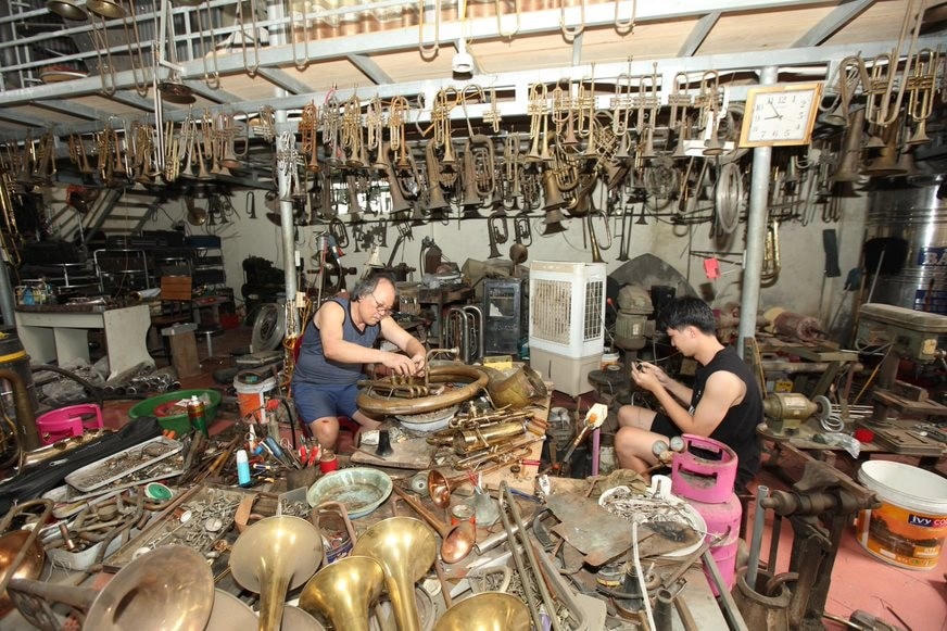 Cha con ông Nguyễn Văn Cường được biết đến là những nghệ nhân làm kèn, chơi kèn tài hoa ở xứ đạo Phạm Pháo.