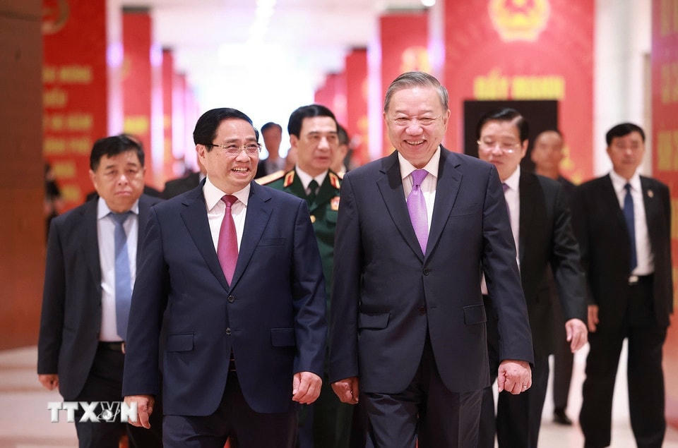 Thủ tướng Phạm Minh Chính đón Tổng Bí thư Tô Lâm đến dự Lễ kỷ niệm 80 năm thành lập Chính phủ . (Ảnh: Dương Giang/TTXVN)