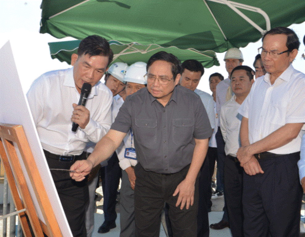 Thủ tướng thị sát một số dự án TP HCM.