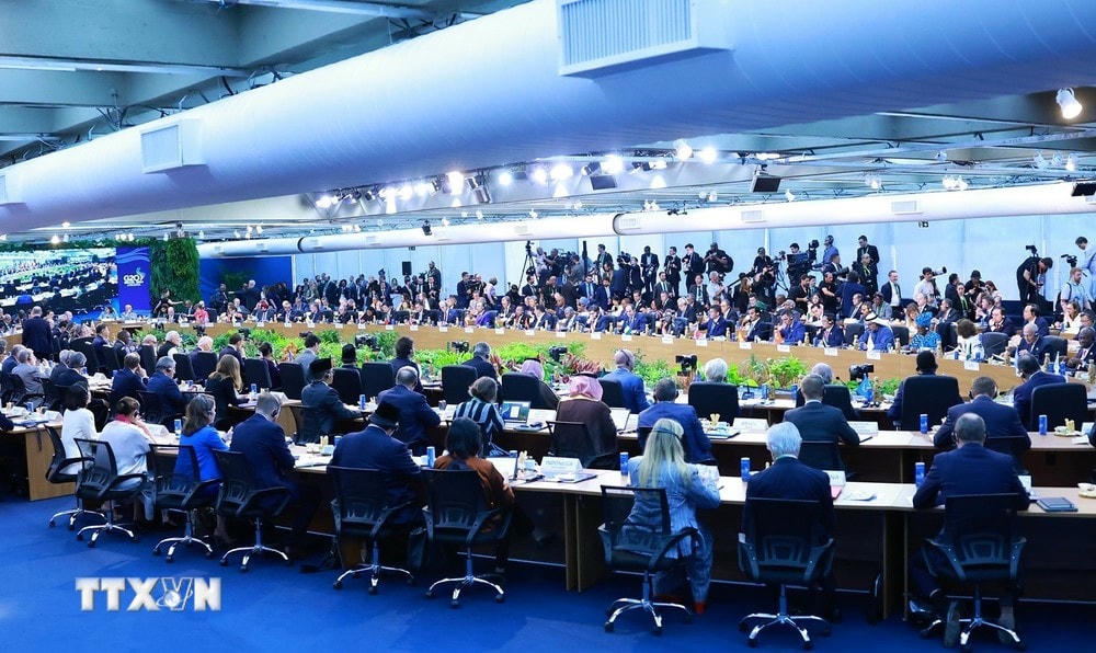 Phiên thảo luận “Cuộc chiến chống đói nghèo” tại Hội nghị thượng đỉnh G20. (Ảnh: Dương Giang/TTXVN) ttxvn_thu_tuong_du_phien_thao_luan__cuoc_chien_chong_doi_ngheo__tai_hoi_nghi_thuong_dinh_g20_7709992 (7).jpg