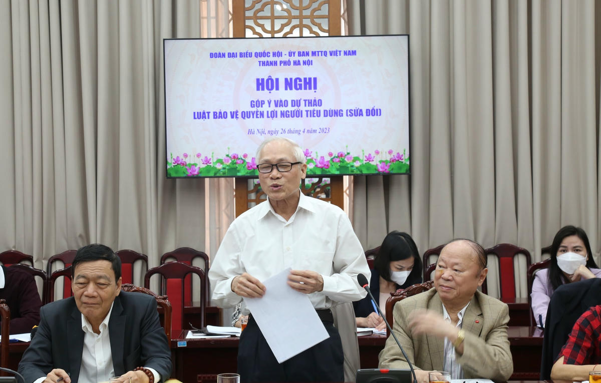 Các đại biểu góp ý tại hội nghị.