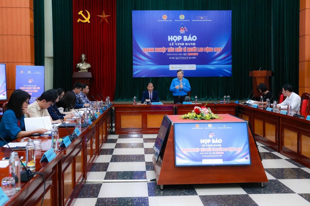 Quang cảnh buổi họp báo.