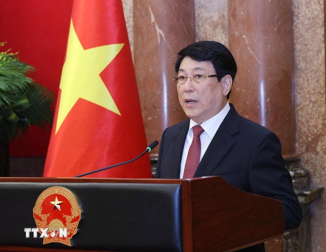 Chủ tịch nước Lương Cường phát biểu chỉ đạo. (Ảnh: Lâm Khánh/TTXVN) ttxvn-chu-tich-nuoc-trao-quyet-dinh-thang-quan-ham-cap-bac-ham-dai-tuong-thuong-tuong-cho-cac-lanh-dao-bo-quoc-phong-va-bo-cong-an-8147242-4.jpg