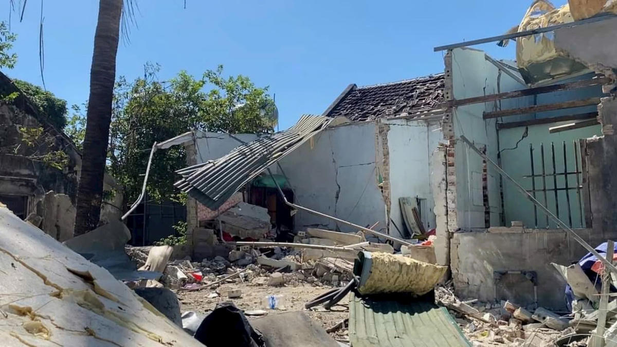 Khung cảnh tan hoang sau vụ nổ vào ngày 27/8 khiến 2 vợ chồng ông Q. tử vong. Ảnh: ND