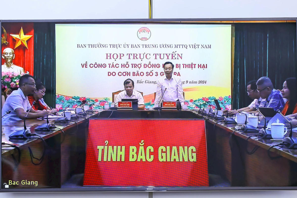 Đại biểu thảo luận tại điểm cầu. Ảnh: Quang Vinh.