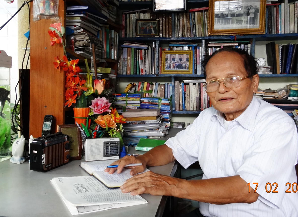 Nhà thơ Giang Nam.  