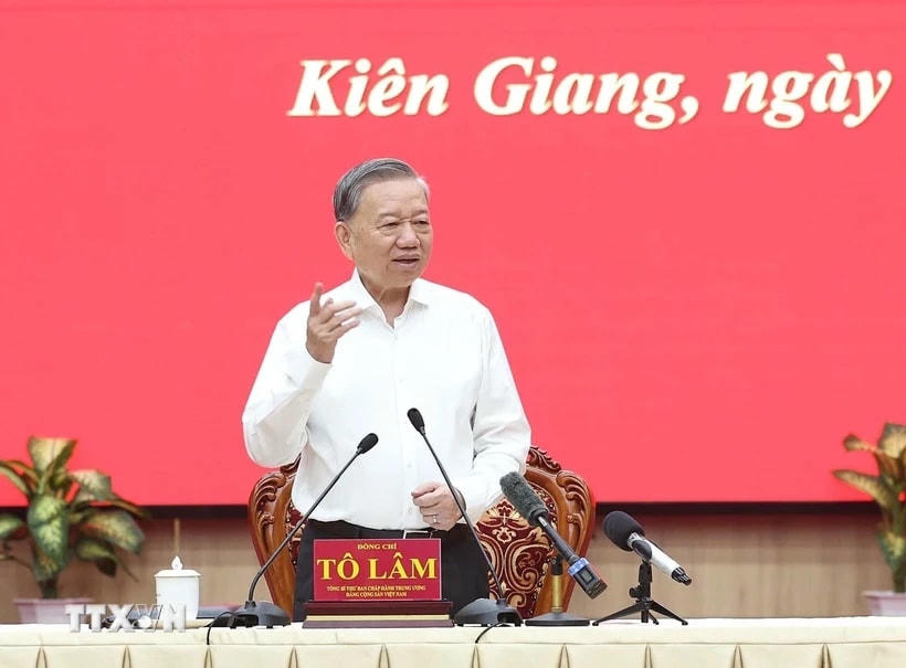 Một góc công trình kiến trúc Cầu Hôn, tọa lạc tại Nam đảo Phú Quốc (Kiên Giang), trở thành biểu tượng du lịch mới của đảo Ngọc. (Ảnh: Lê Huy Hải/TTXVN)