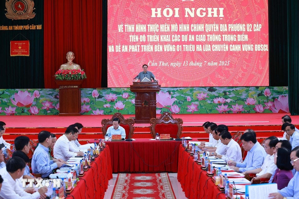 Thủ tướng Phạm Minh Chính chủ trì Hội nghị về thực hiện mô hình chính quyền địa phương 2 cấp và triển khai các dự án trọng điểm vùng Đồng bằng sông Cửu Long. (Ảnh: Dương Giang/TTXVN)