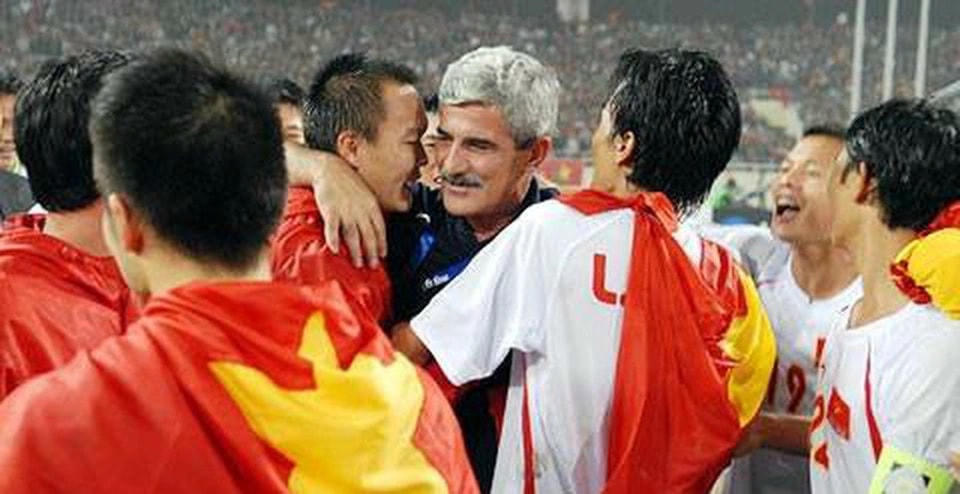  HLV Henrique Calisto sẽ trở lại Việt Nam tham dự trận đấu đặc biệt