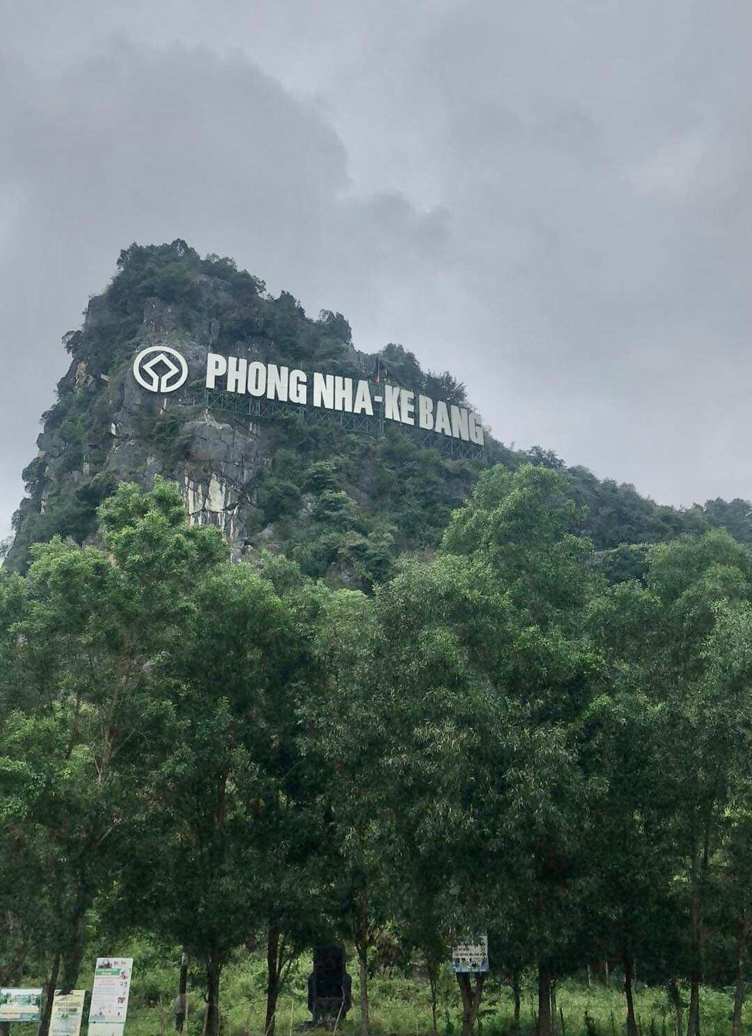 Khởi tố vụ sai phạm ở Vườn Quốc gia Phong Nha – Kẻ Bàng vì vi phạm quy định về quản lý, sử dụng tài sản nhà nước gây thất thoát lãng phí.