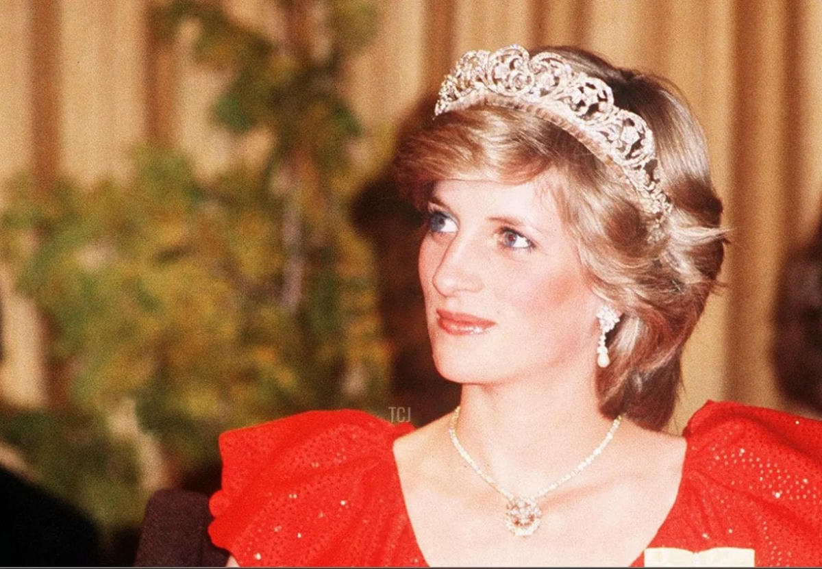 Chiếc vương miện ‘The Spencer Tiara’ nổi tiếng. Ảnh: CNN.