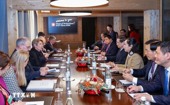 Thủ tướng Phạm Minh Chính hội đàm với Tổng thống Liên bang Thụy Sĩ Karin Keller-Sutter. (Ảnh: Dương Giang/TTXVN) ttxvn-thu-tuong-pham-minh-chinh-hoi-dam-voi-tong-thong-lien-bang-thuy-si-2201-1.jpg