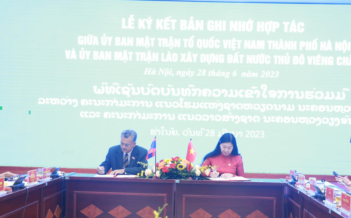 Hai bên tổ chức ký kết biên bản ghi nhớ. 