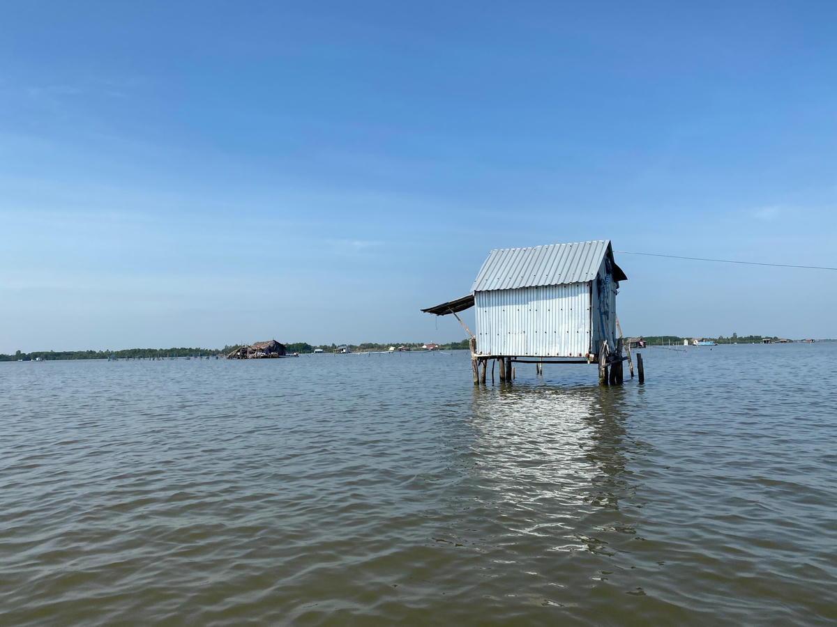 Đầm Thị Tường, đầm lớn nhất phía Nam, được coi như “biển hồ” của người dân quanh vùng.  