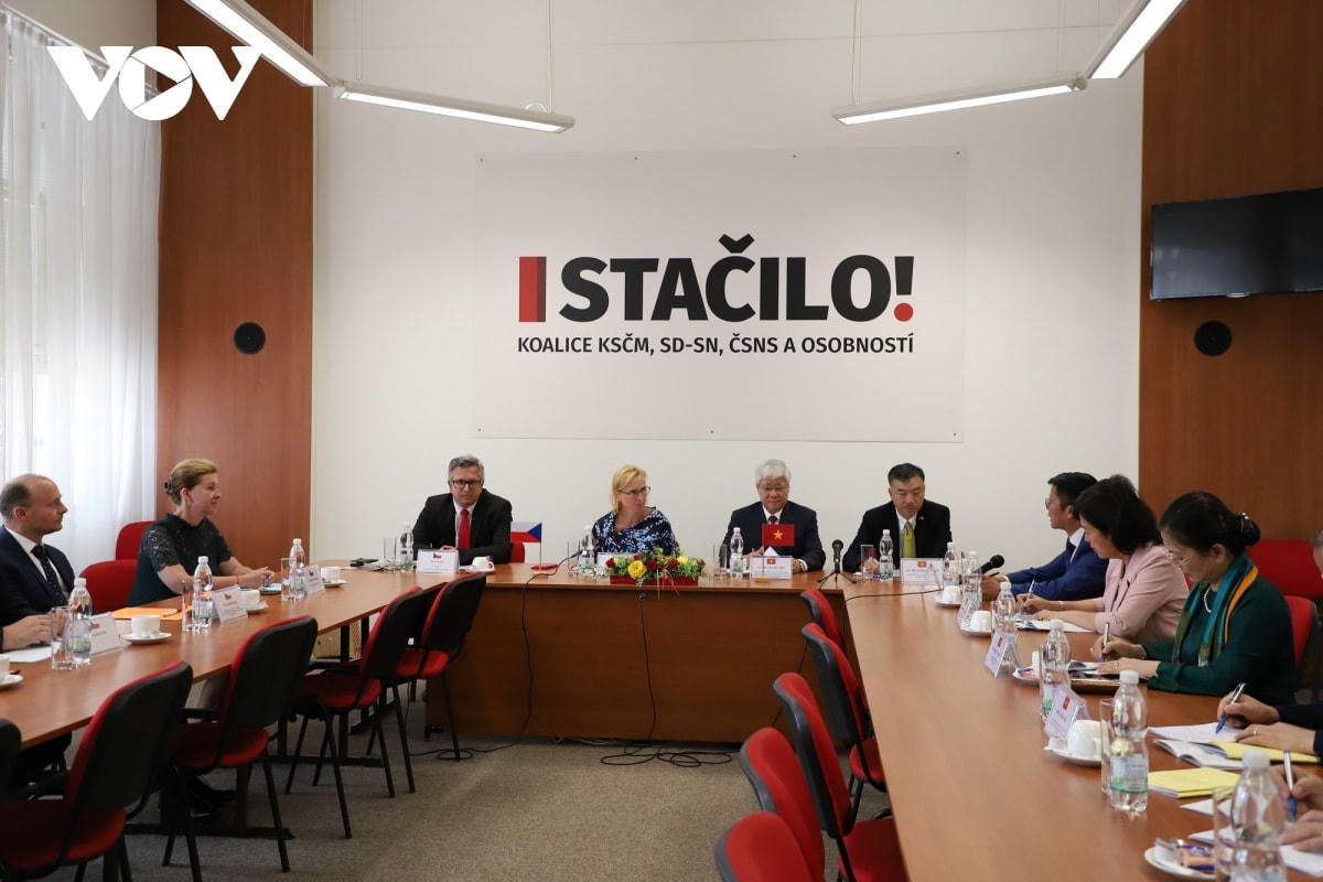 chủ tịch Ủy ban trung ương mttq việt nam thăm và làm việc tại cộng hòa séc hình ảnh 3 chu tich Uy ban trung uong mttq viet nam tham va lam viec tai cong hoa sec hinh anh 3