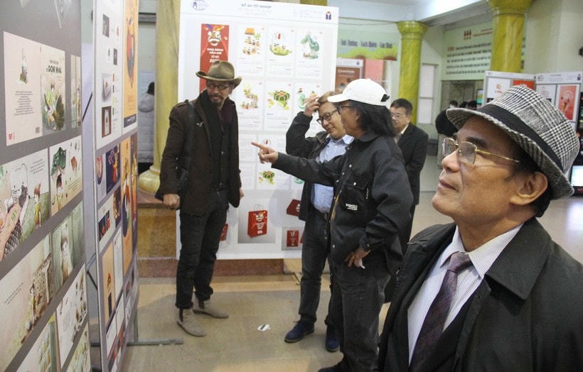 Triển lãm kết quả học tập của sinh viên ngành Đồ hoạ, Nội thất của Khoa Mỹ thuật ứng dụng, Trường ĐH Kinh doanh và Công nghệ Hà Nội - sáng 17/12.