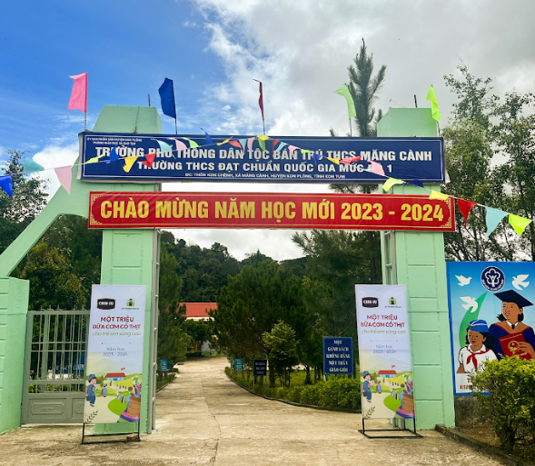 anh-4.-chuong-trinh-mot-trieu-bua-com-co-thit-khoi-dong-vao-thang-9.2023-tai-truong-pho-thong-dan-toc-ban-tru-thcs-mang-canh.png