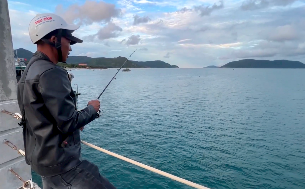 Ảnh 2-Săn cá xương xanh trên biển Tây Nam