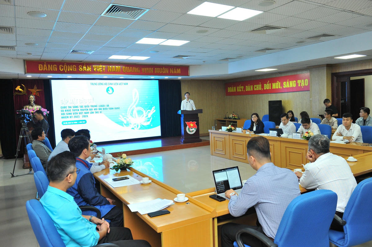 Quang cảnh lễ phát động.